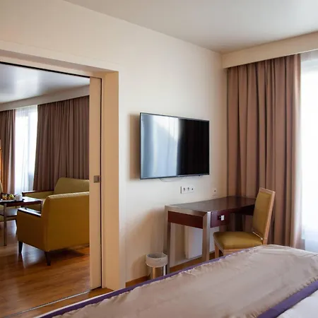 Clarion Paris Cdg Airport Hotel 4*